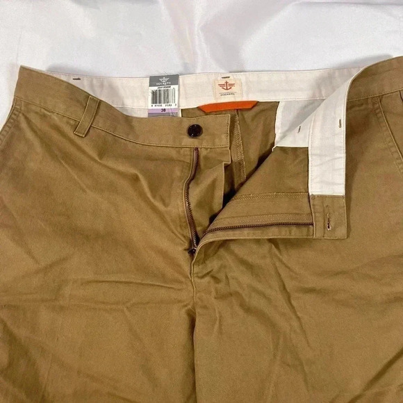Dockers Men's Classic Fit Perfect Shorts Khaki Size 38 New - Picture 3 of 5